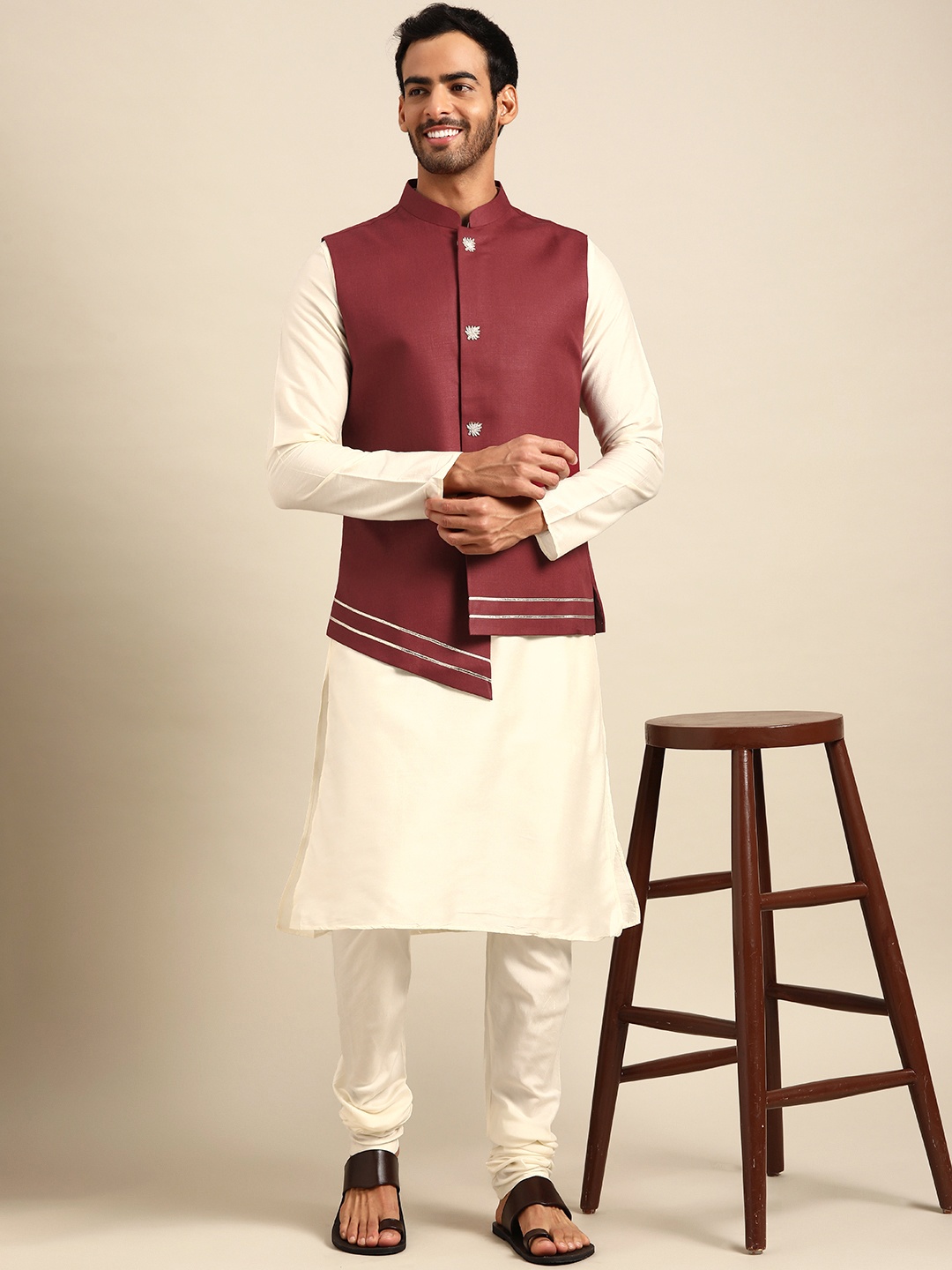 

KISAH Men Maroon Kurta with Churidar