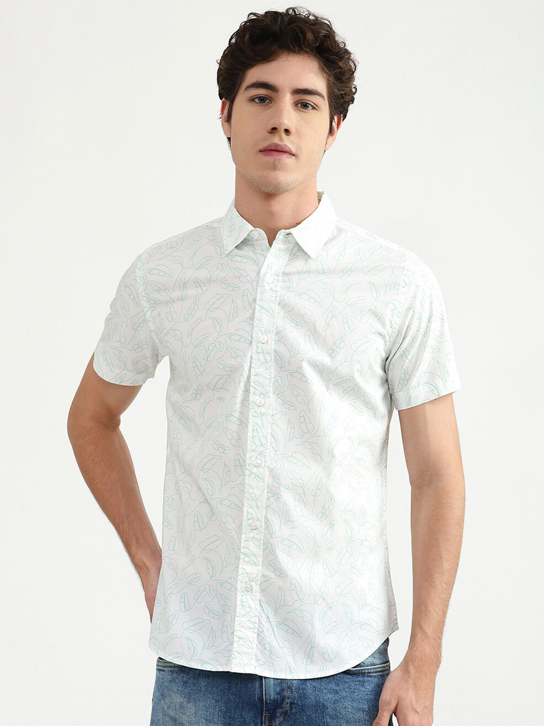 

United Colors of Benetton Men Off White Floral Printed Casual Shirt