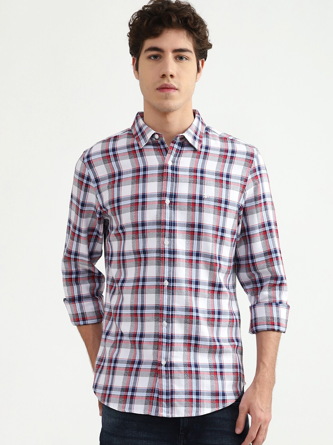 

United Colors of Benetton Men White & Red Tartan Checks Checked Casual Shirt