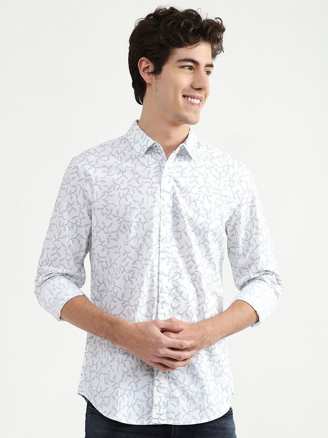 

United Colors of Benetton Men White Floral Printed Cotton Casual Shirt