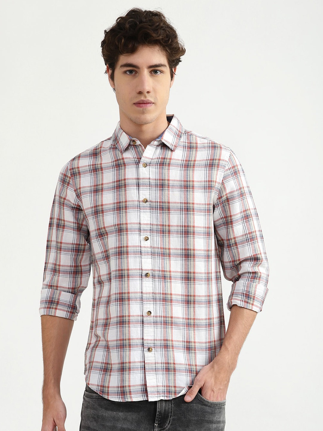

United Colors of Benetton Men White & Orange Tartan Checked Casual Shirt
