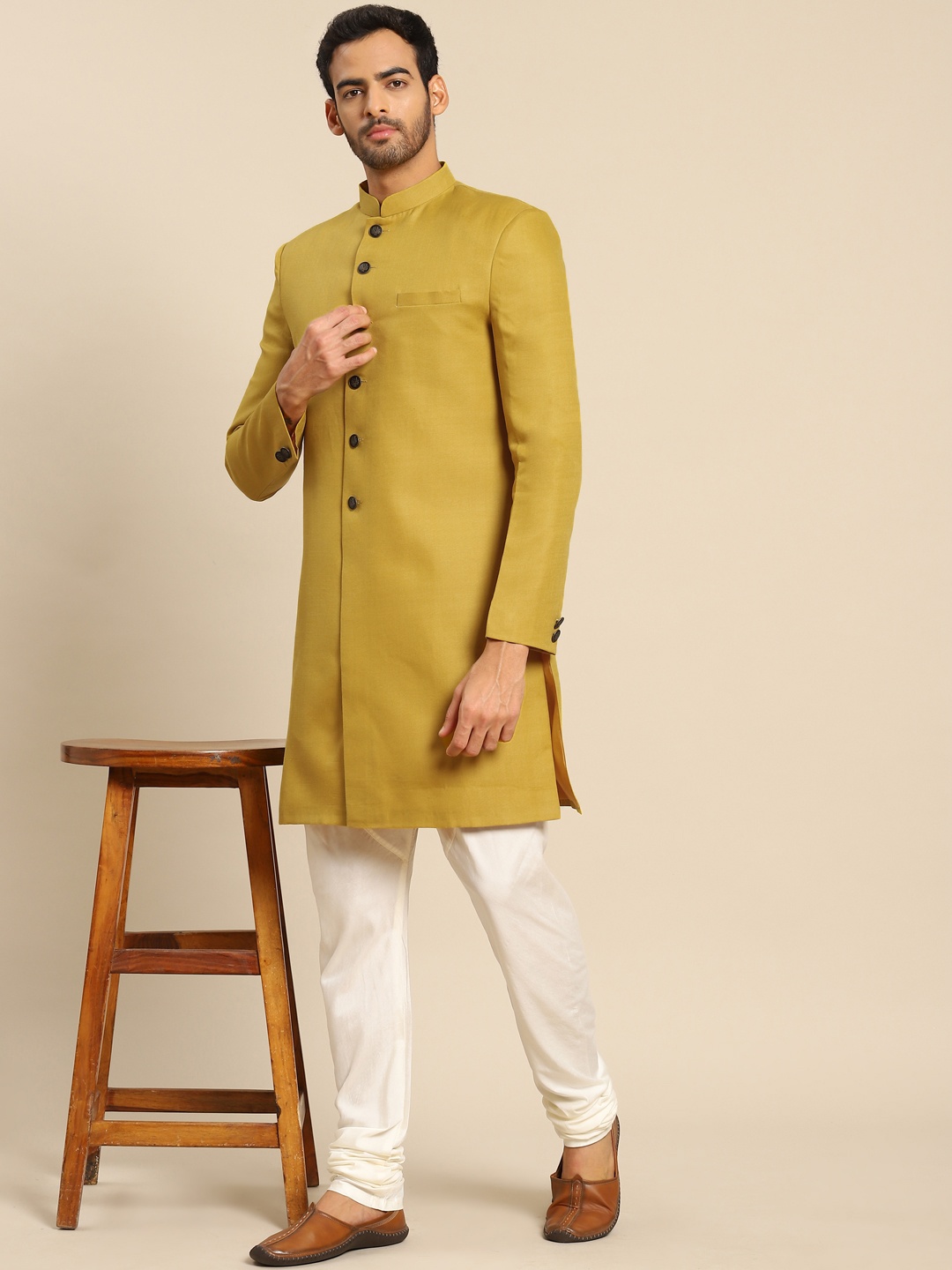 

KISAH Men Mustard & White Solid Indowestern Sherwani