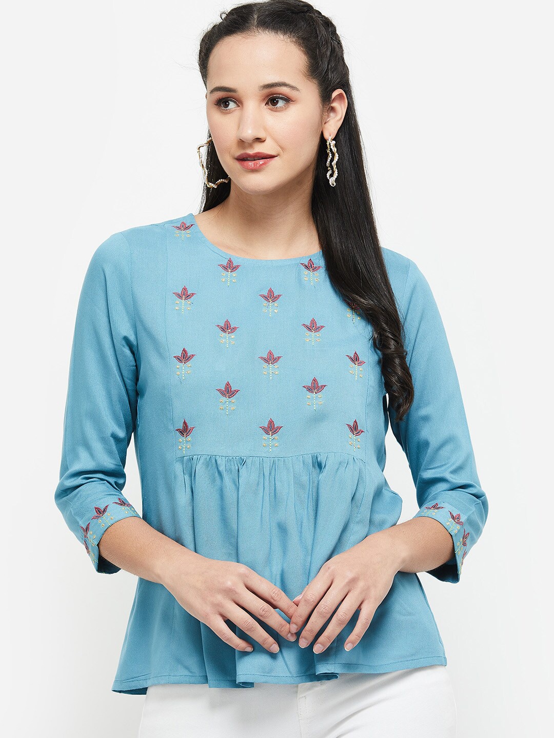 

max Women Blue Floral Embroidered Top