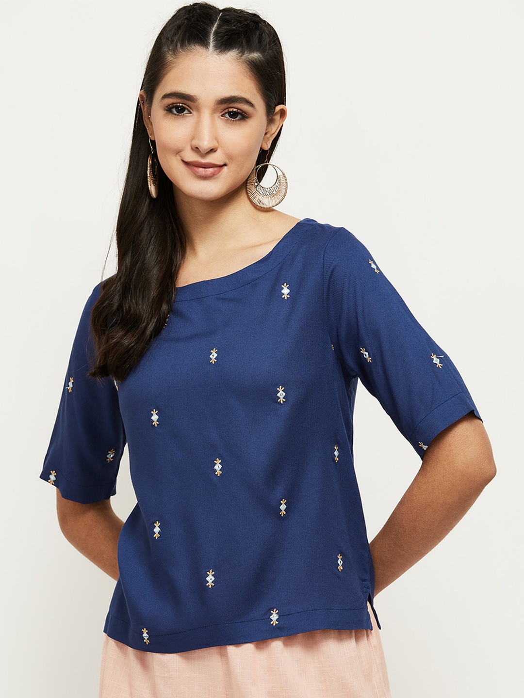 

max Women Blue Embroidered Casual Top