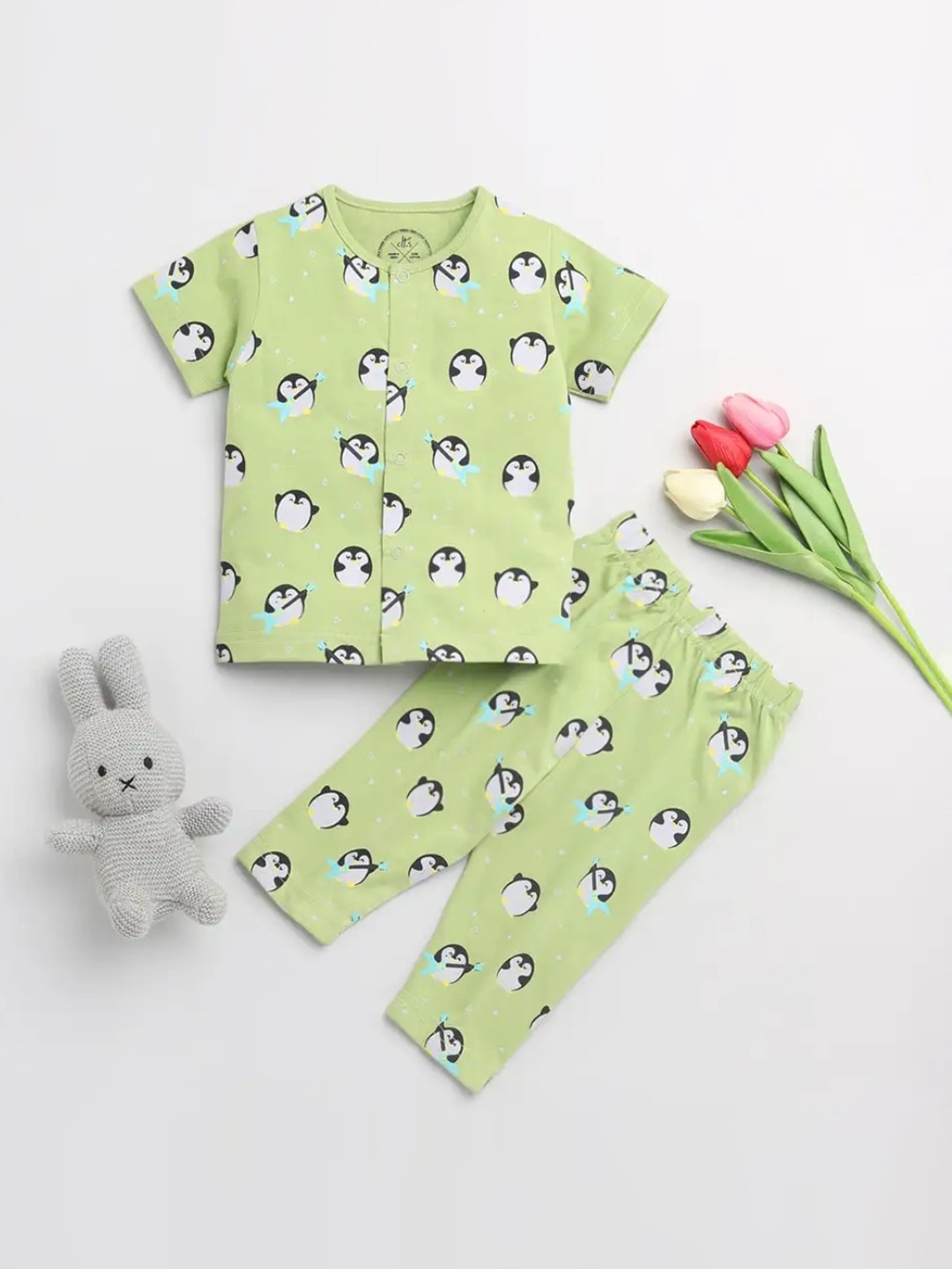 

Clt s Unisex Kids Green & Multicoloured Printed Night suit