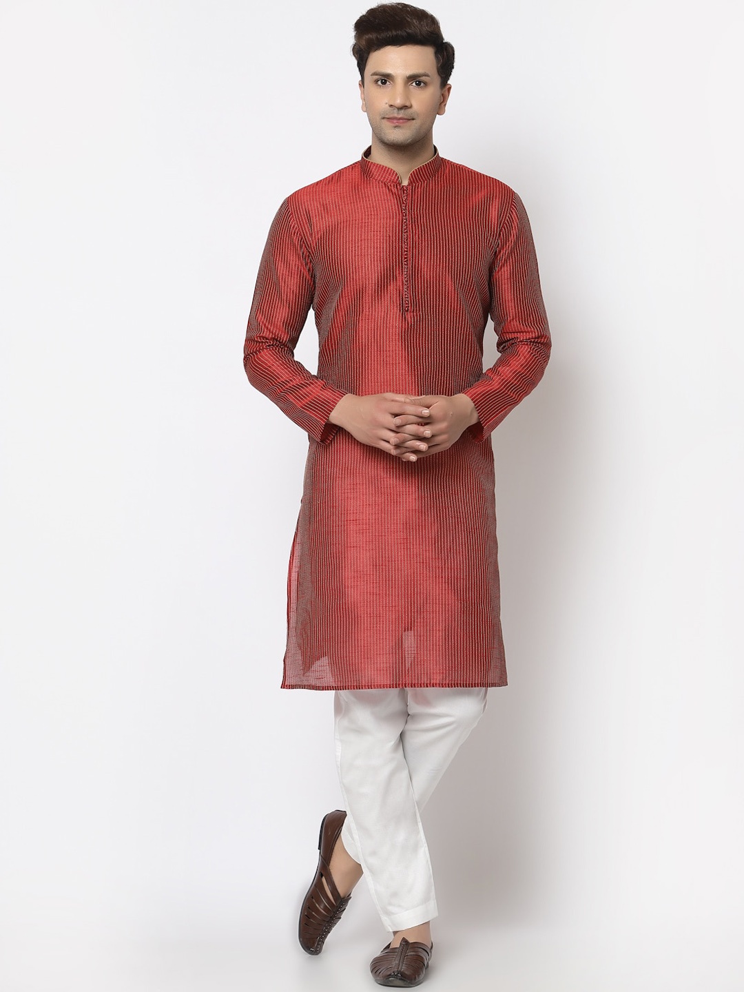 

Chitwan Mohan Men Maroon Kurta with Trousers