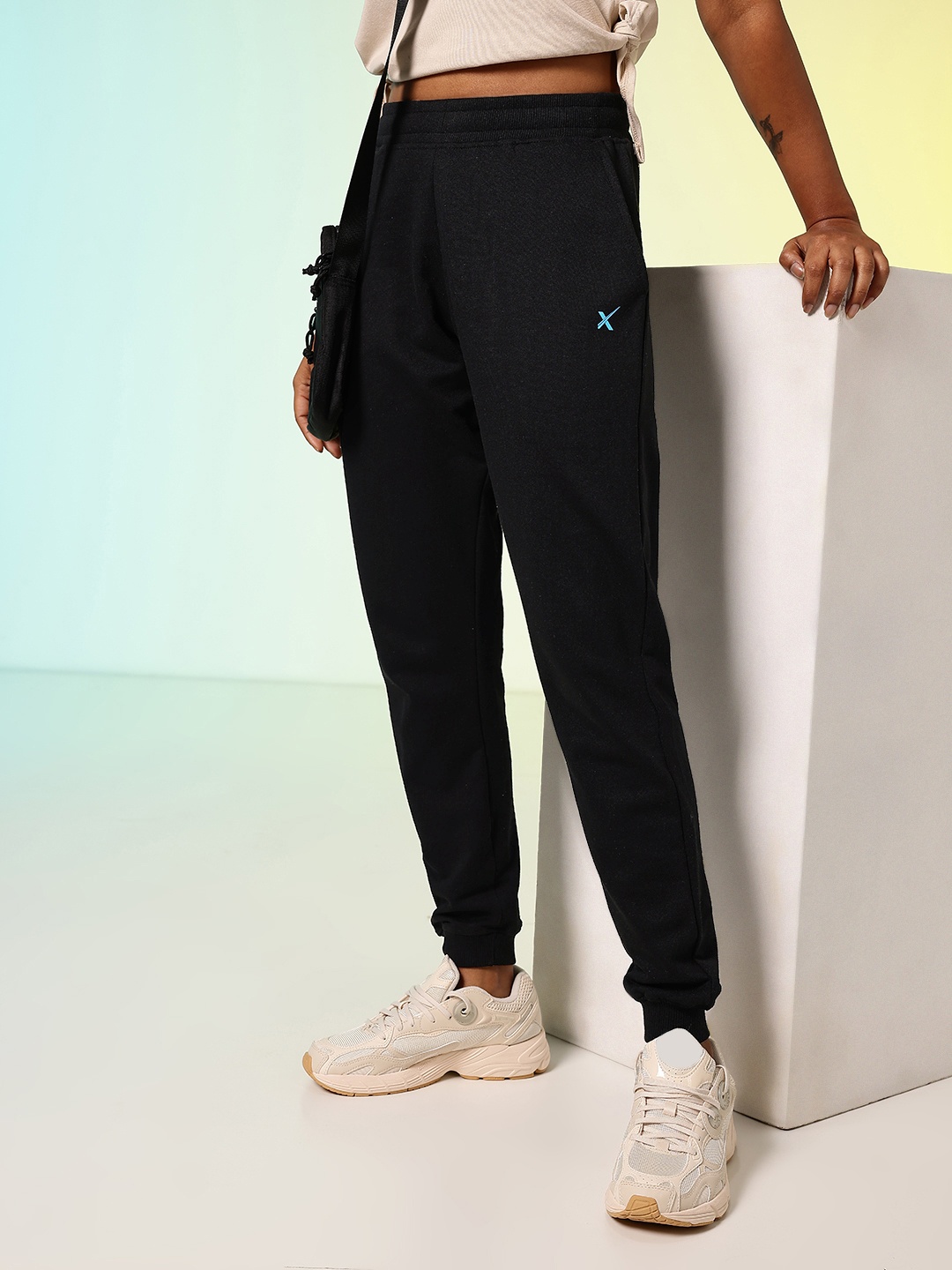 

HRX by Hrithik Roshan Women Black Solid Joggers