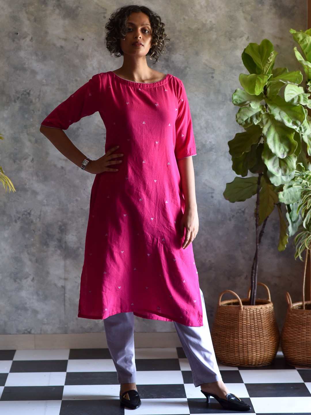 

Suta Women Pink Geometric Thread Work Pure Cotton Kurta with Trousers