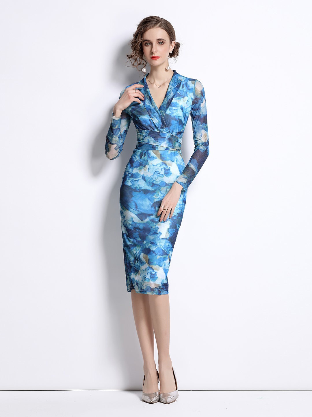 

JC Collection Blue & White Floral Bodycon Dress