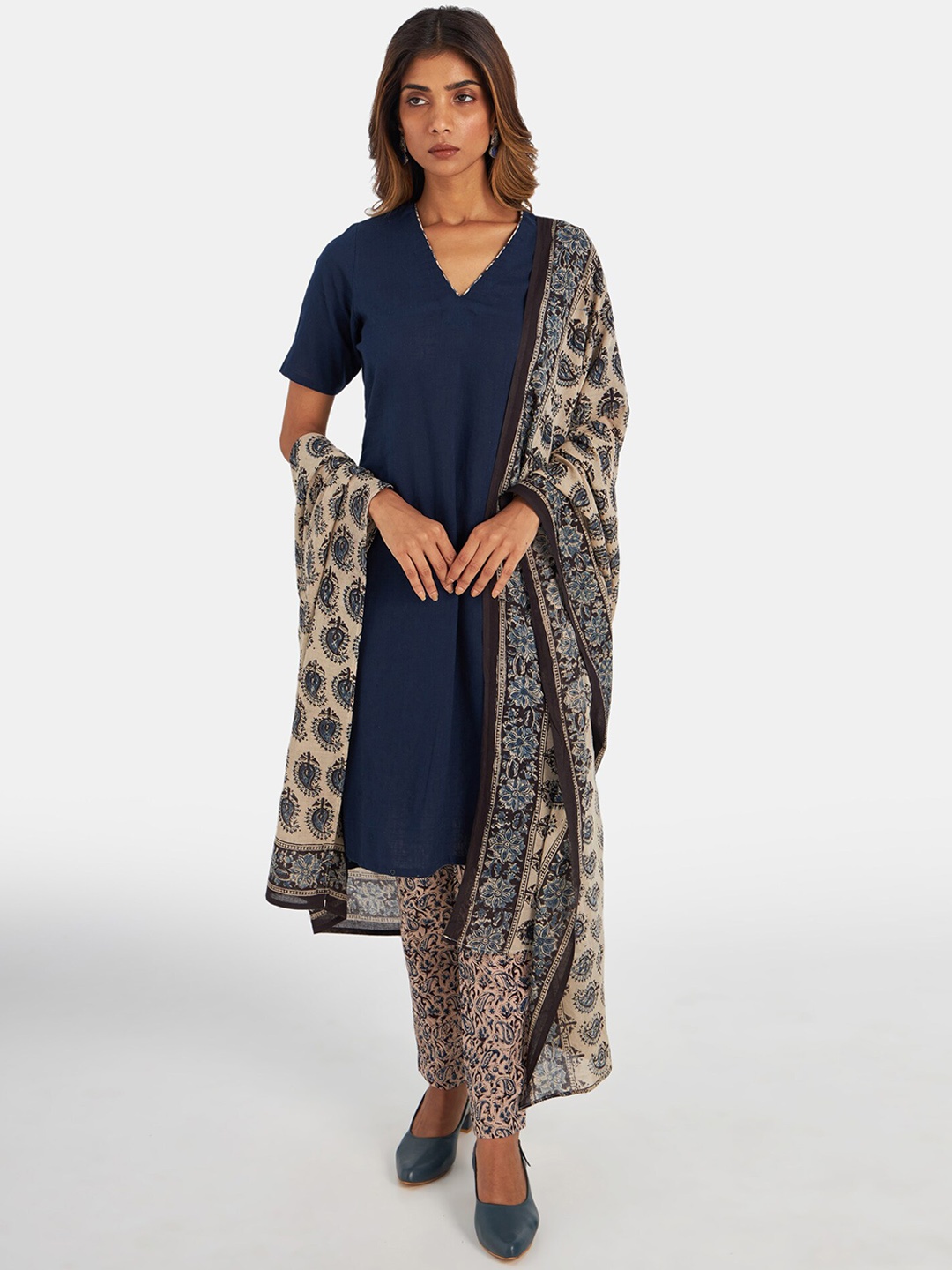 

Suta Women Blue Ethnic Motifs Pure Cotton Kurta with Churidar & With Dupatta