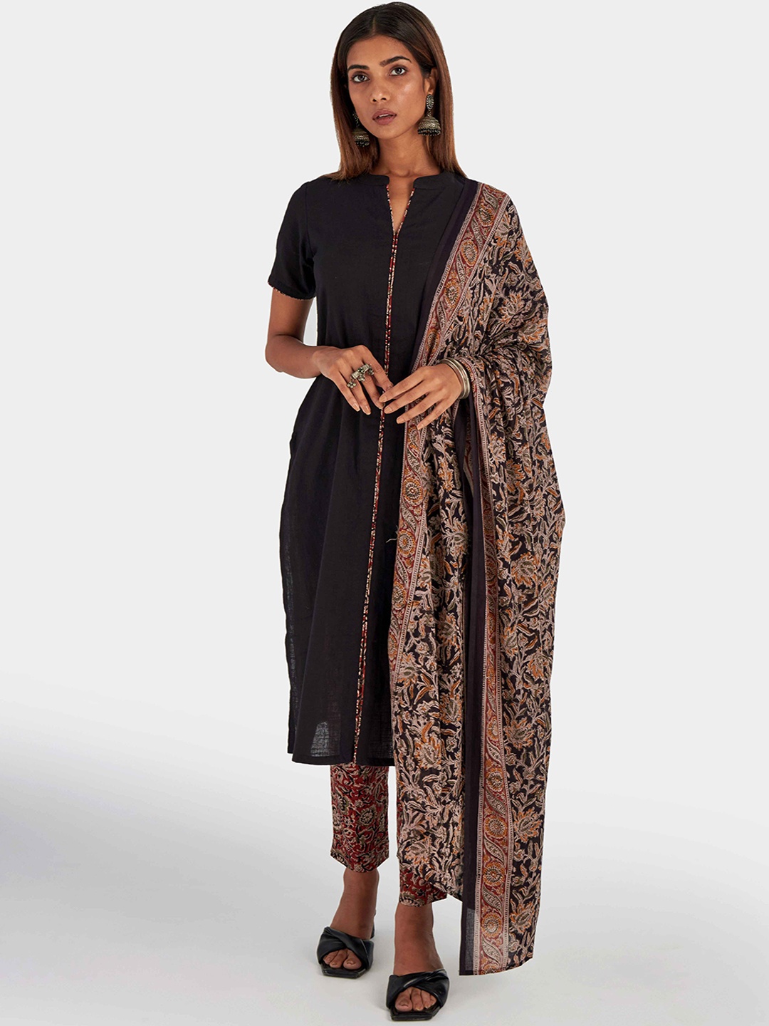 

Suta Women Black Panelled Pure Cotton Kurta with Trousers & With Dupatta