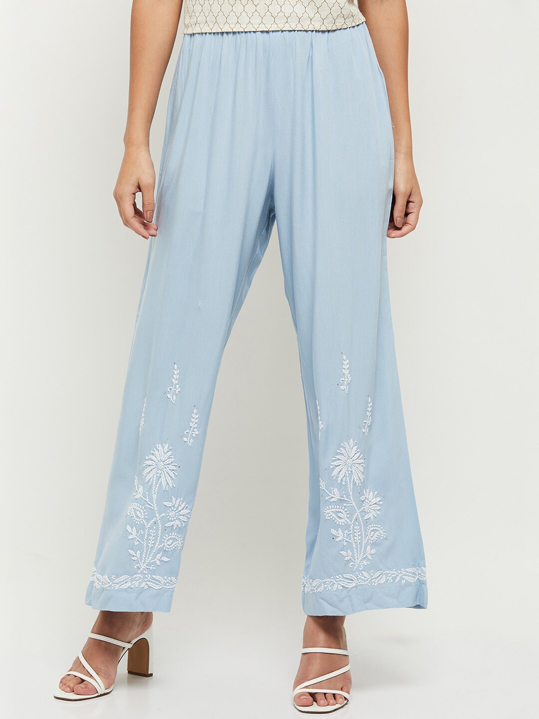 

max Women Blue & White Floral Printed Knitted Palazzos