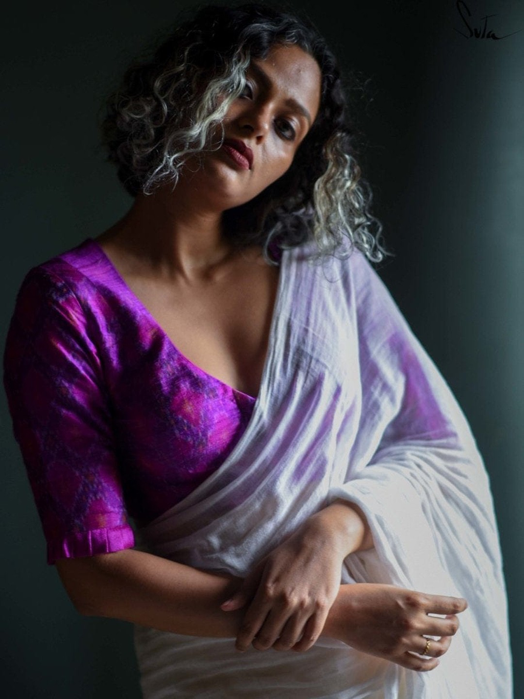 

Suta Women Magenta-coloured Woven Design Silk Saree Blouse