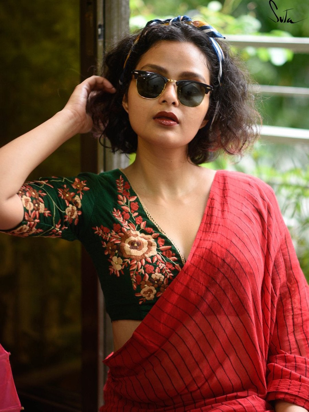 

Suta Women Green & Red Embroidered Cotton Saree Blouse