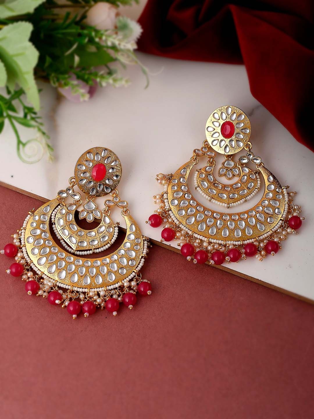 

Shoshaa Magenta & Gold-Toned Crescent Shaped Chandbalis Earrings