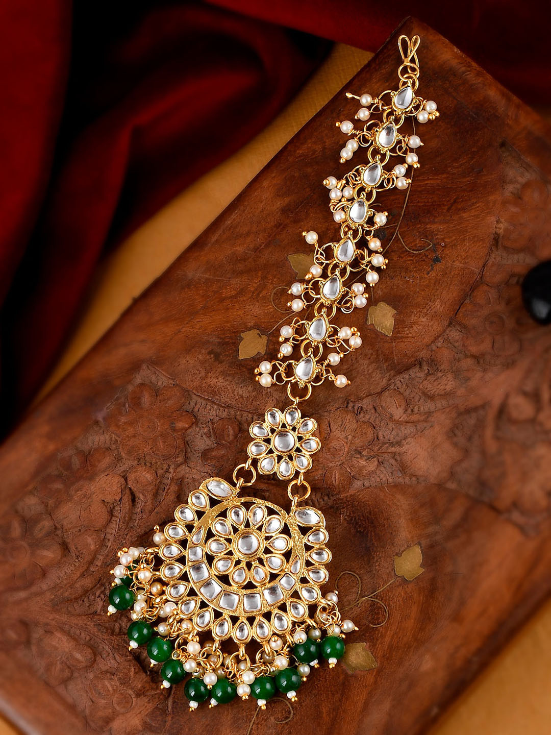 

Shoshaa Women Gold-Plated Green Kundan-Studded Maang Tikka