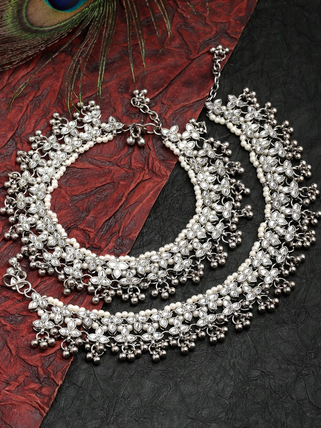 

KARATCART Women Oxidised Silver Floral Kundan Anklet