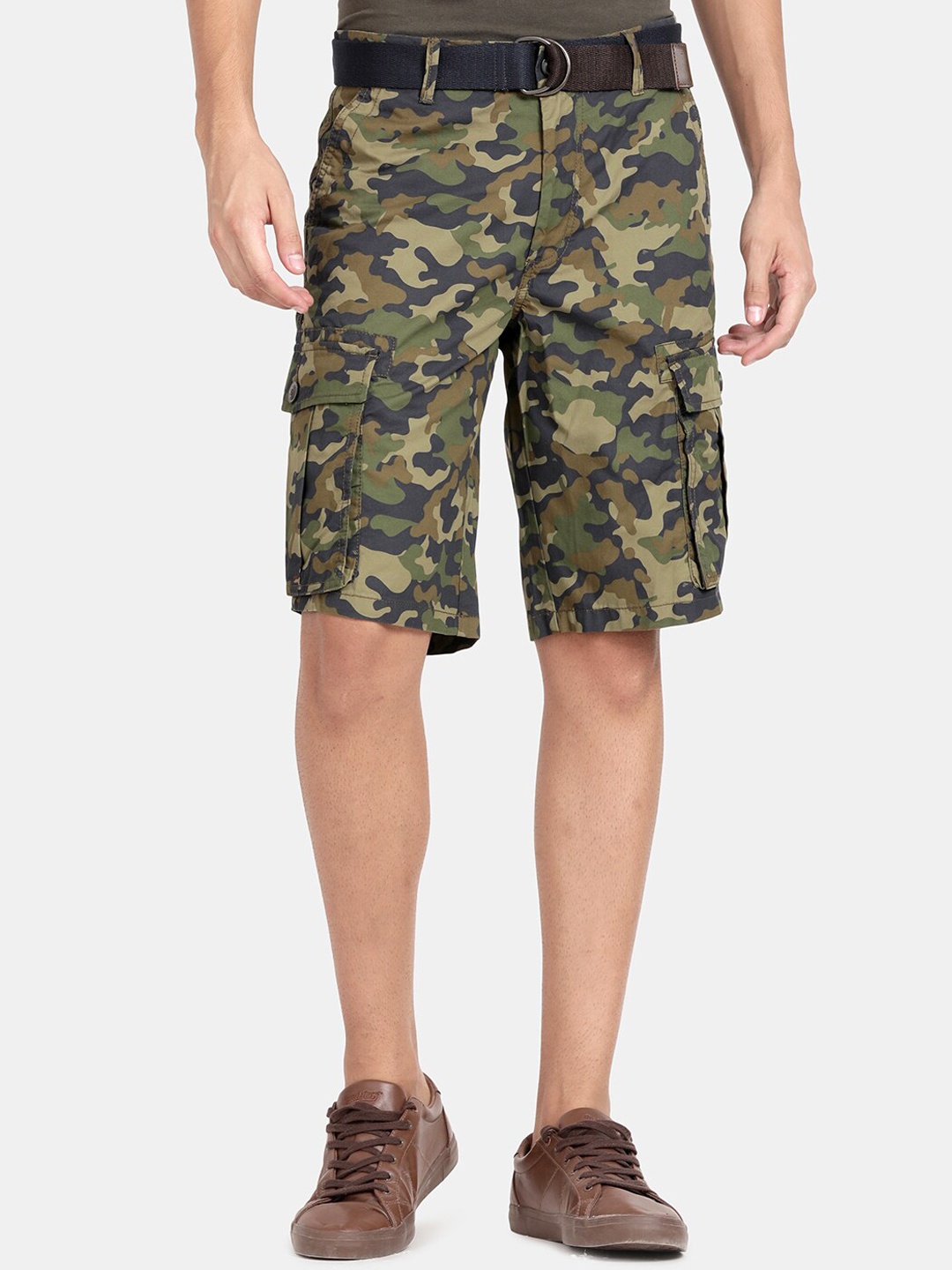 

t-base Men Olive Green Camouflage Printed Cargo Shorts