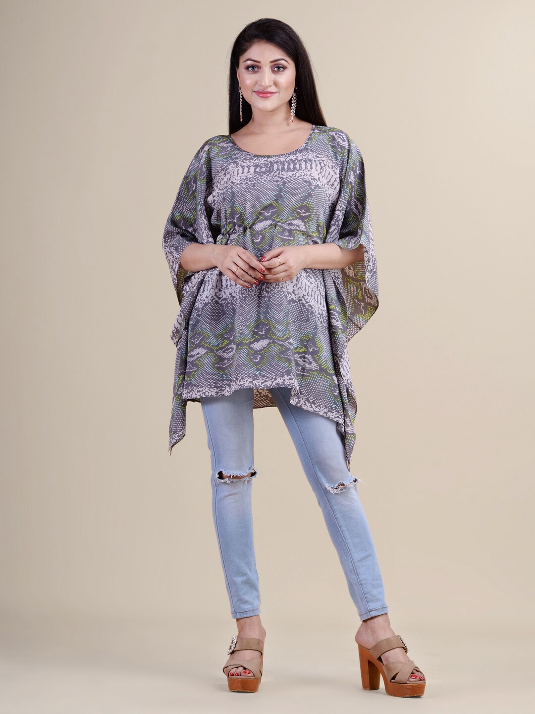 

Laa Calcutta Grey Animal Printed Georgette Kaftan Tunic