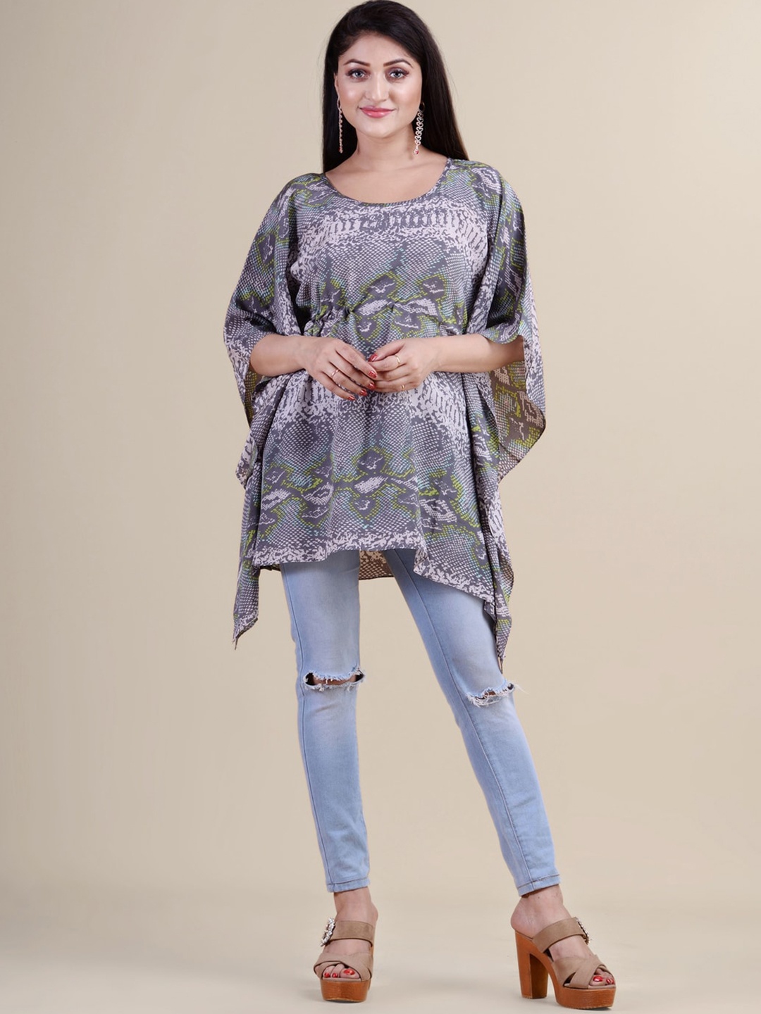 

Laa Calcutta Grey & Green Animal Printed Georgette Kaftan Tunic