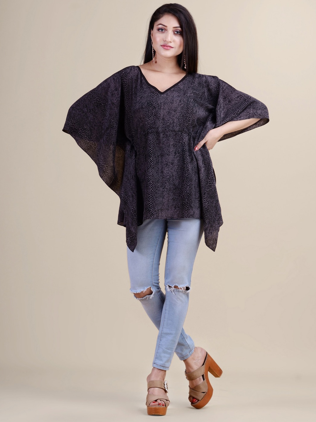 

Laa Calcutta Women Grey Printed Kaftan Tunic