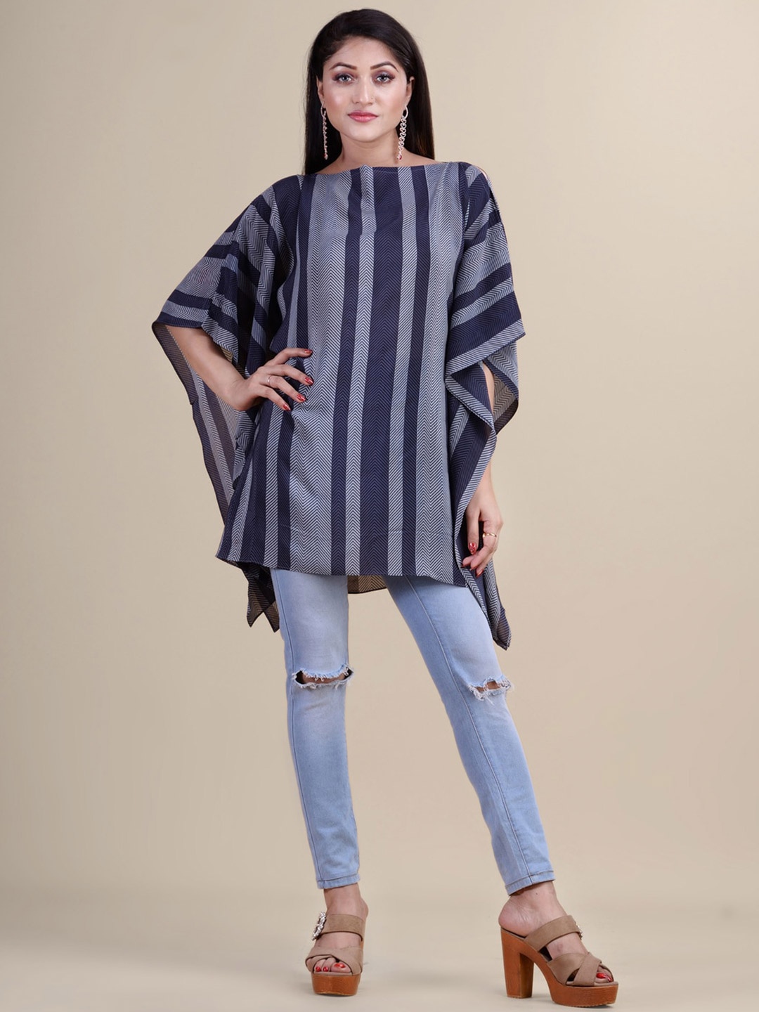 

Laa Calcutta Women Grey Boat Neck Striped Kaftan Tunic