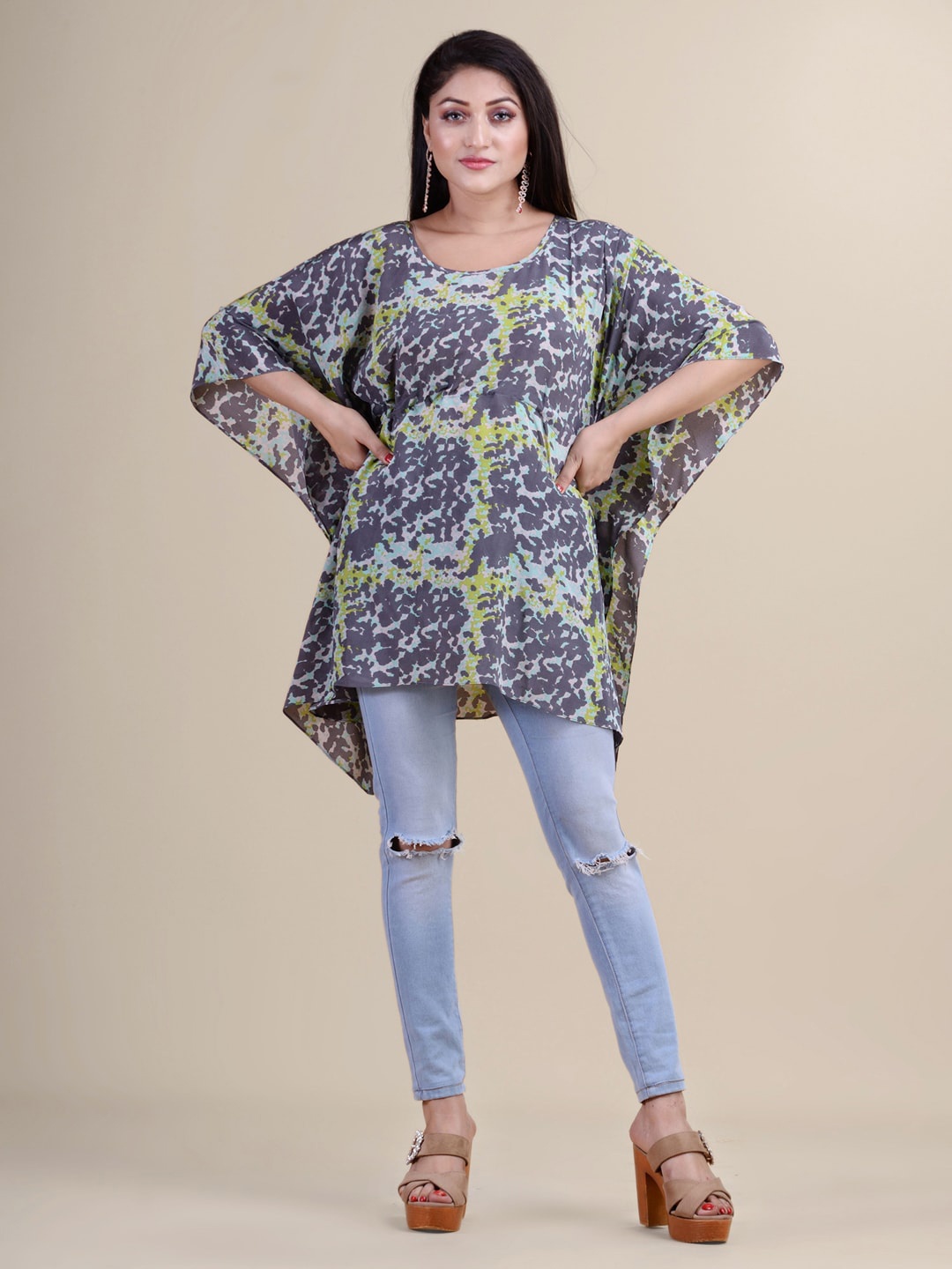 

Laa Calcutta Women Grey Printed Kaftan Tunic