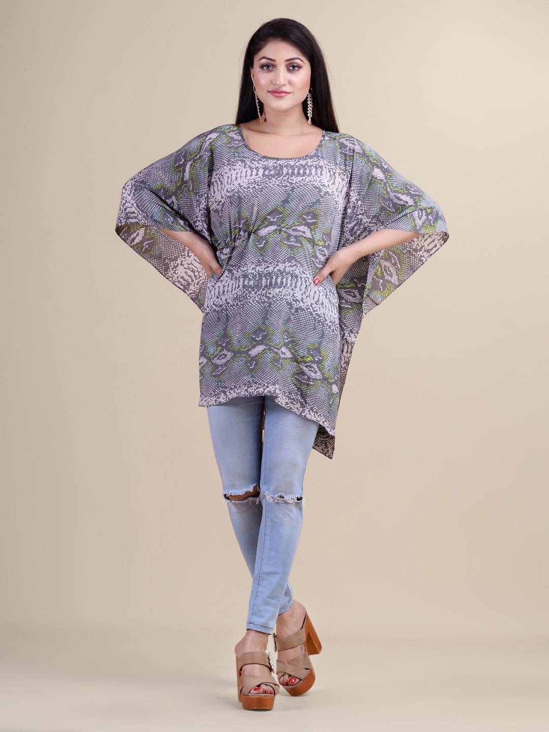 

Laa Calcutta Grey Animal Printed Georgette Kaftan Dress