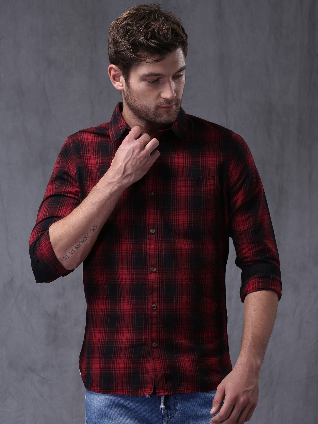 

WROGN Red & Black Slim Fit Checked Casual Shirt