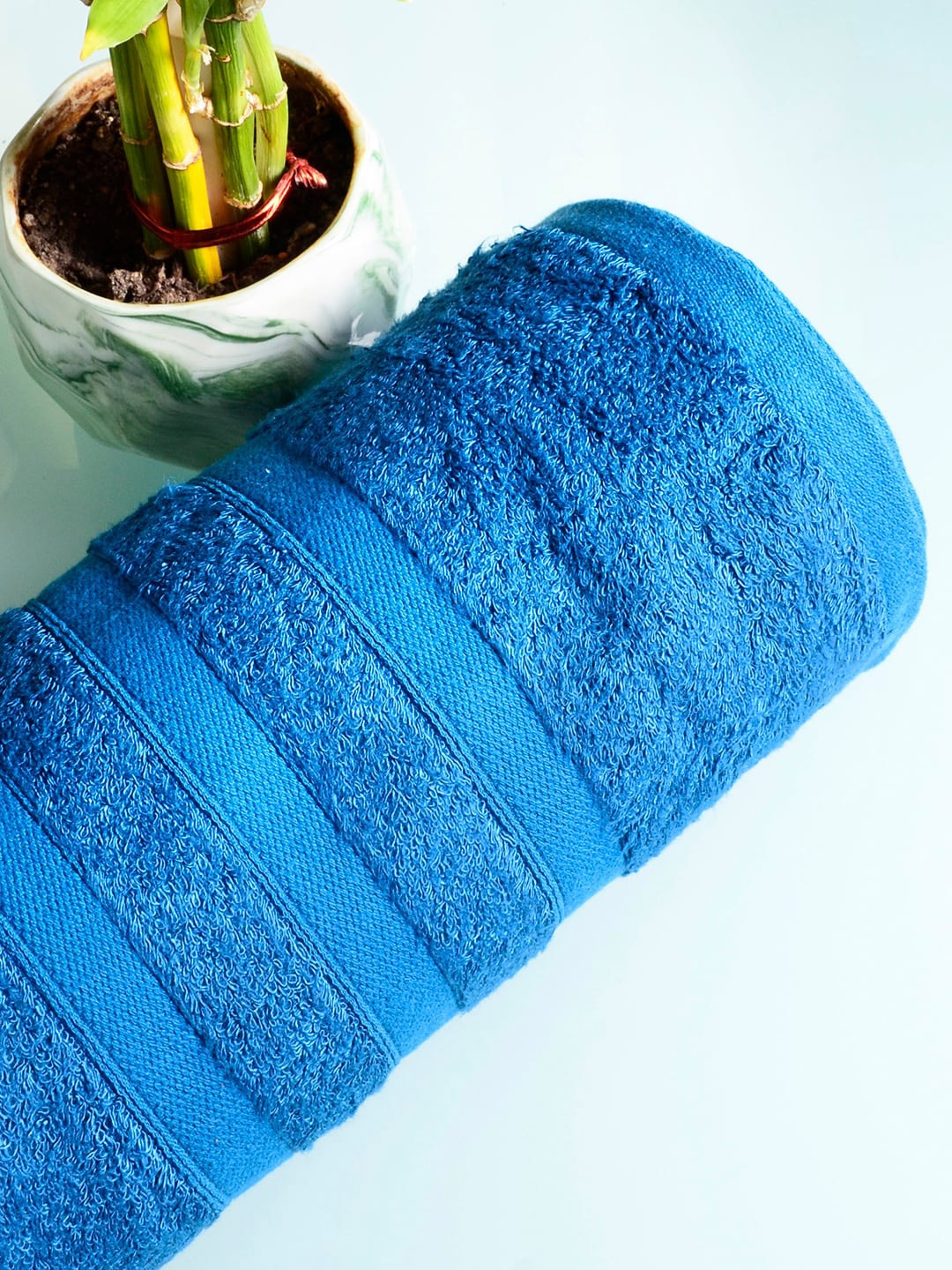 

Divine Casa Blue Solid 650 GSM Bath Towel