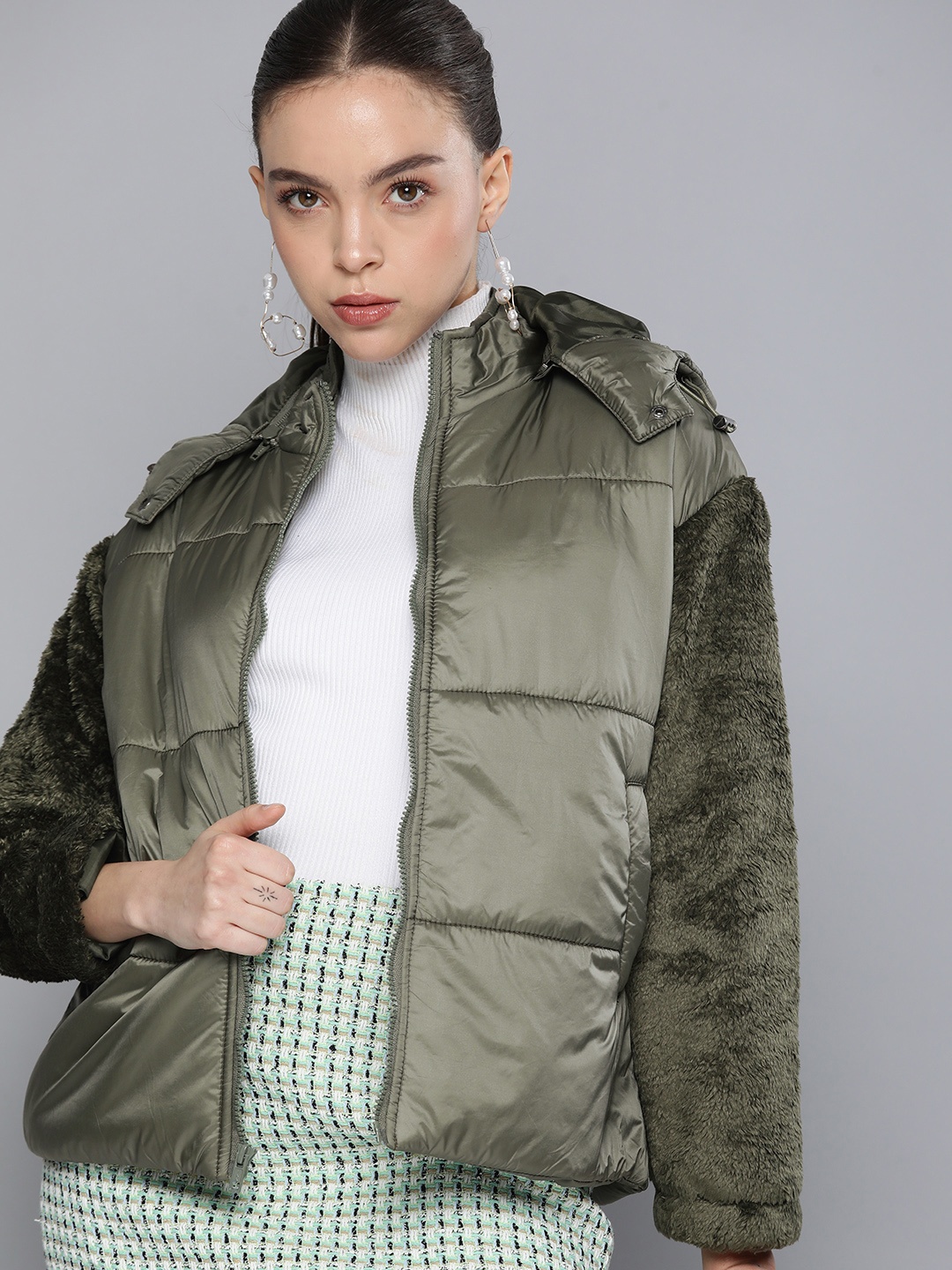 

Chemistry Women Olive Green Hooded Puffer Jacket with Fur Sleeves