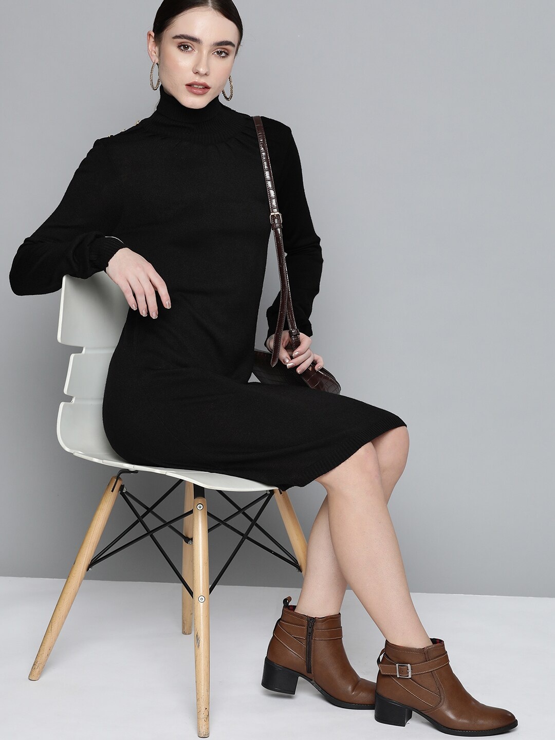 

Chemistry Black Solid Acrylic Turtle Neck Sweater Dress