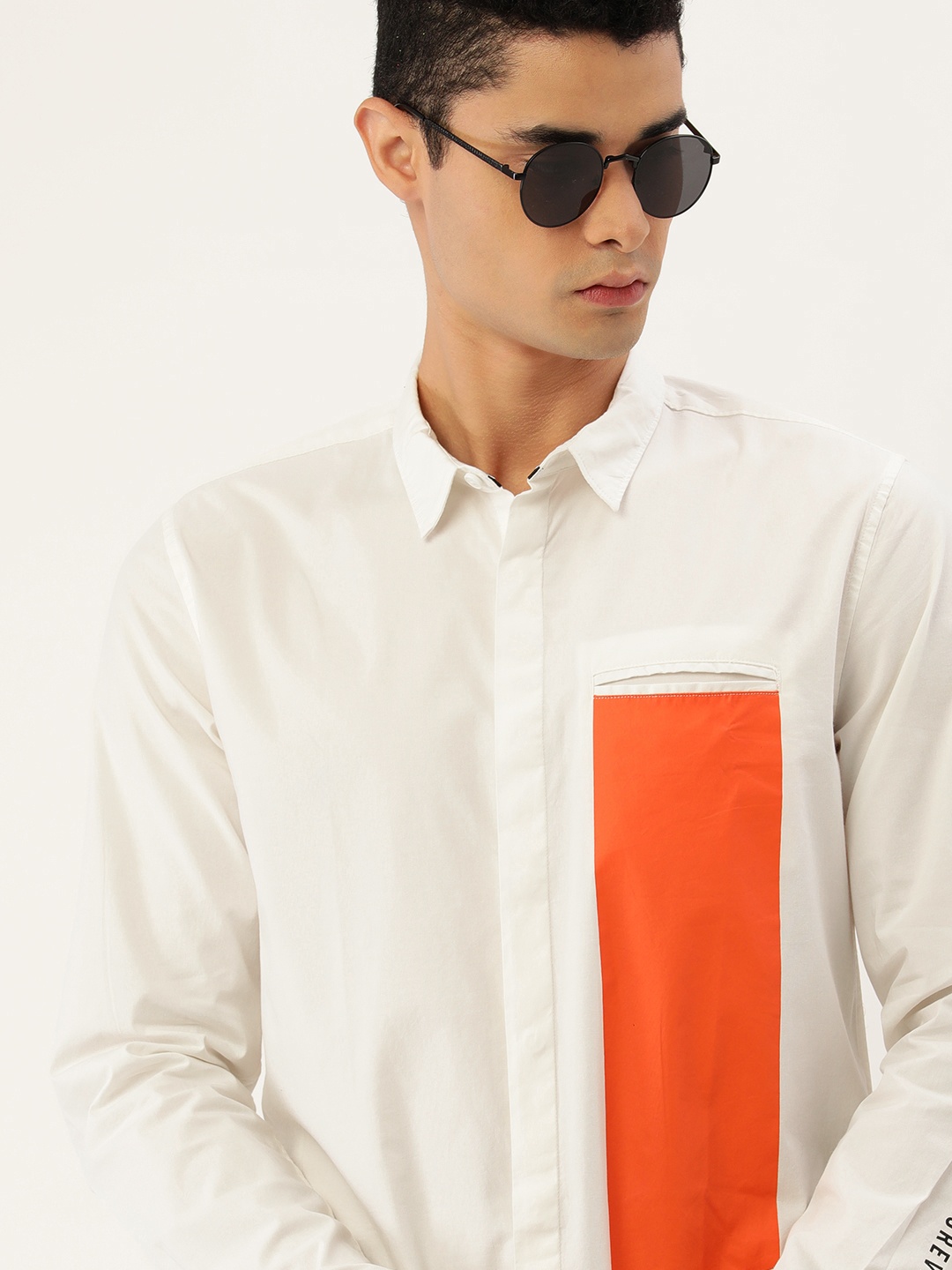 

FOREVER 21 Men Off-White & Orange Colourblocked Casual Shirt