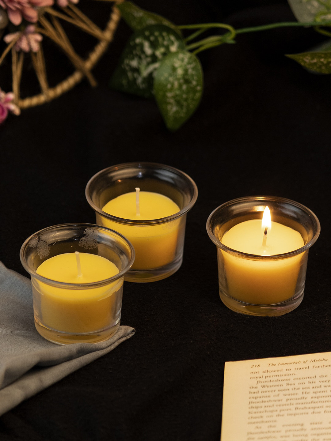 

MARKET99 Set Of 3 Vanilla Scented Candles, Yellow