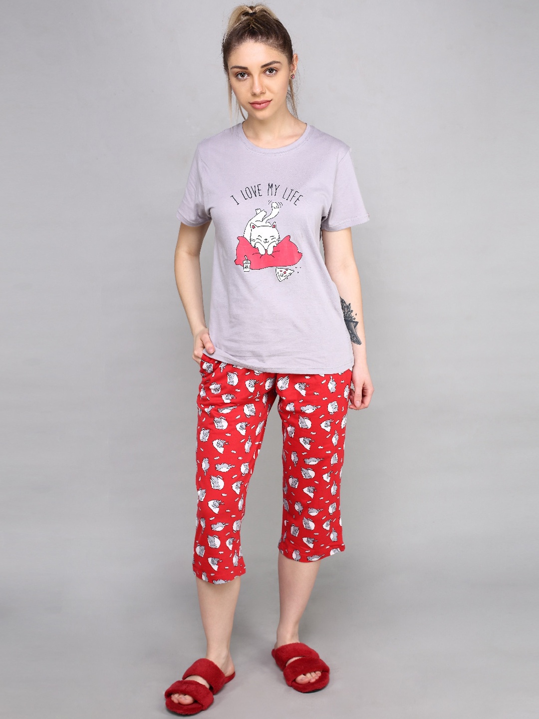 

evolove Women Red & Grey Printed Pure Cotton Night suit