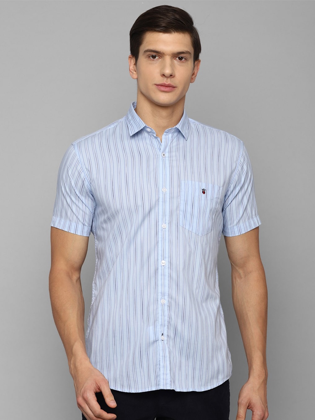 

Louis Philippe Sport Men Blue Slim Fit Striped Pure Cotton Casual Shirt