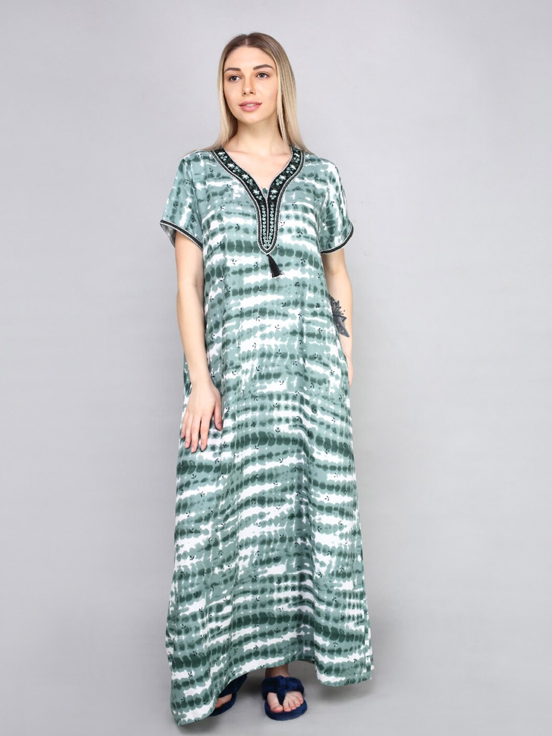 

evolove Green Printed Maxi Nightdress