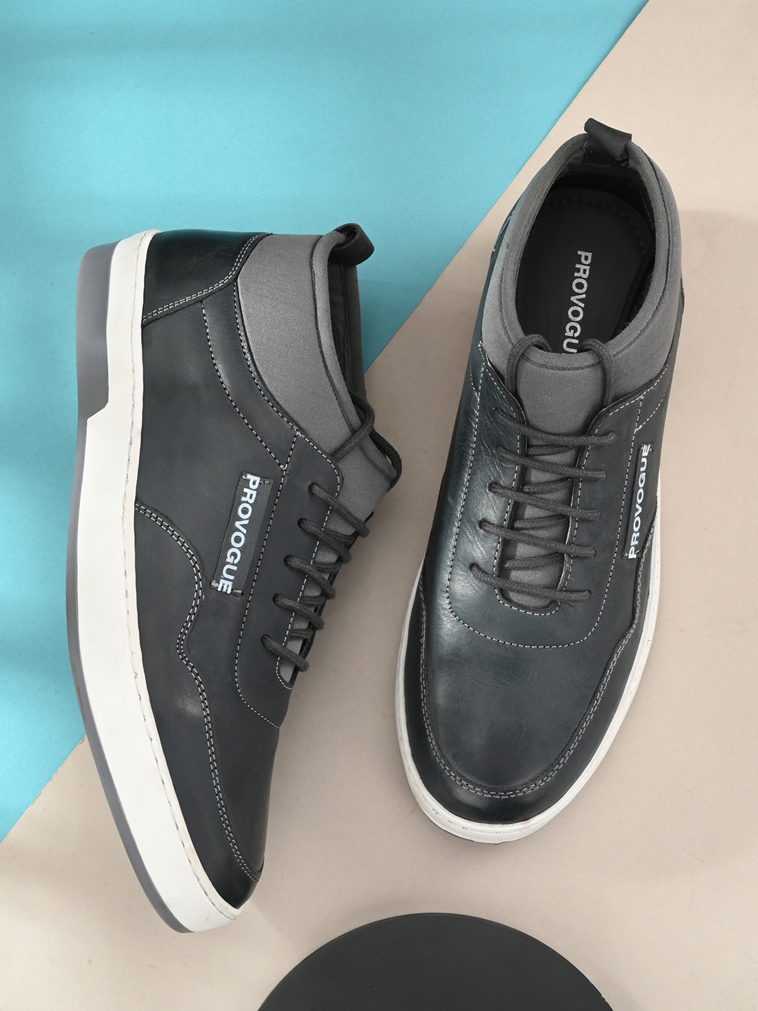 

Provogue Men Grey Solid Leather Sneakers