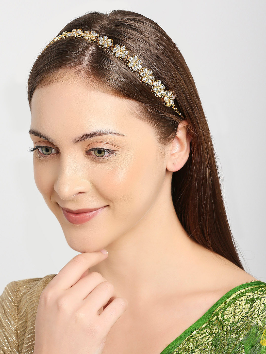 

OOMPH Gold-Toned & White Kundan-Studded & Pearl Beaded Hair Chain