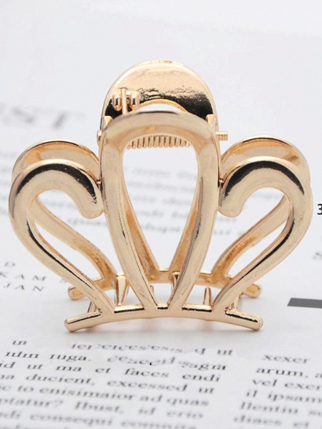 

OOMPH Women Gold-Toned Embellished Claw Clip