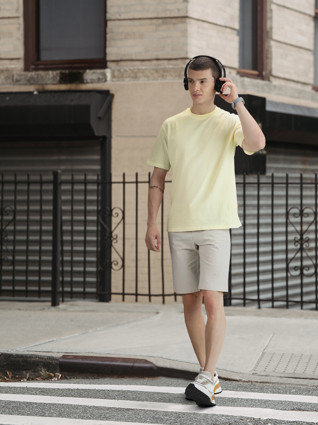 

Allen Solly Men Grey Checked Slim Fit Pure Cotton Shorts