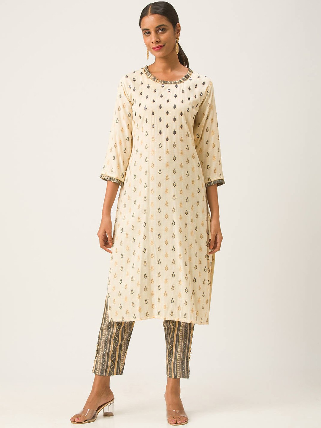 

ZOLA Women Brown Floral Printed Kurta with Trousers