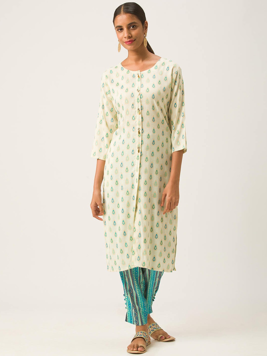 

ZOLA Women Off-White & Green Ethnic Motifs Printed Kurta with Trousers