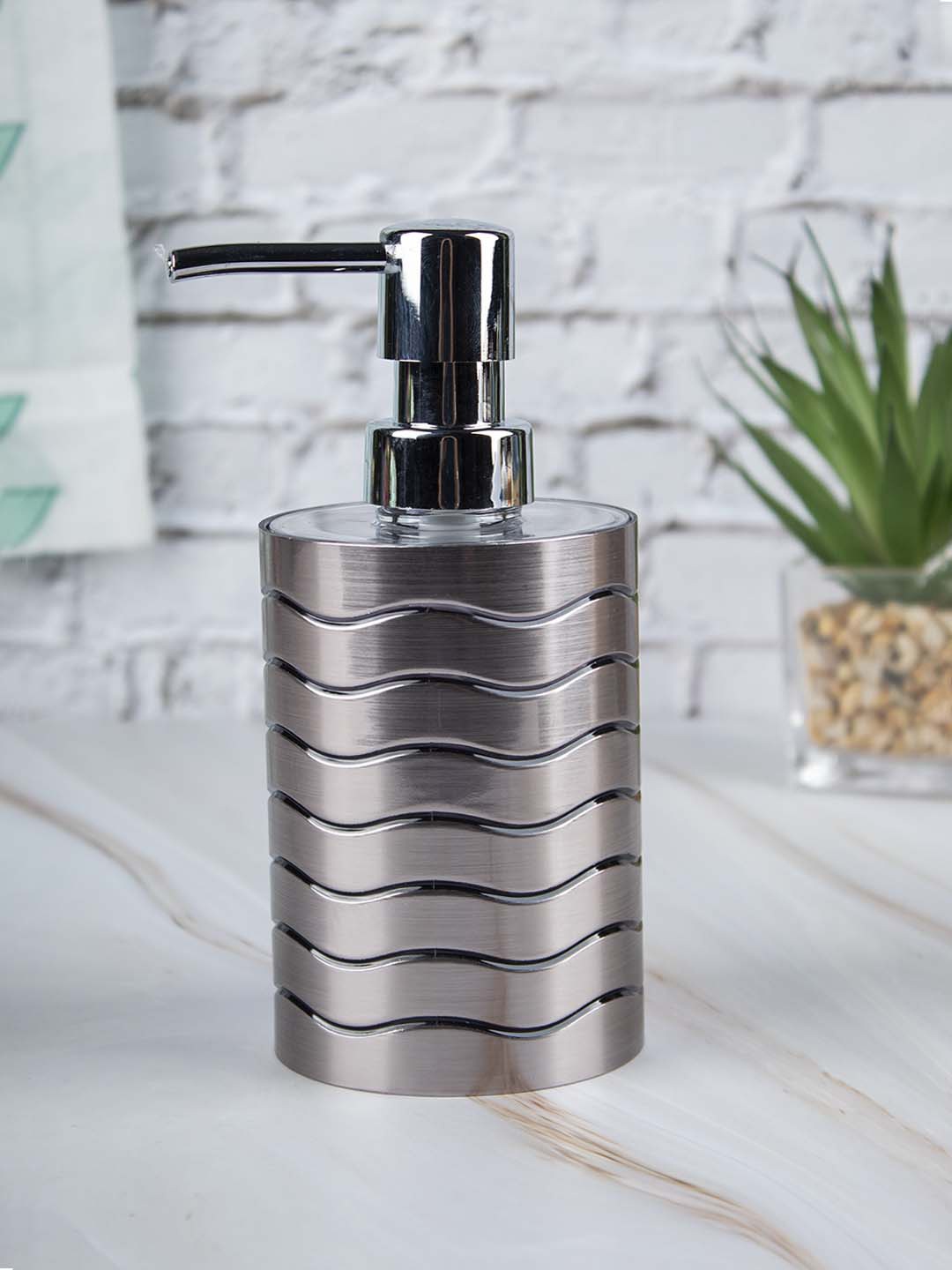 

MARKET99 Silver Textured Soap Dispenser
