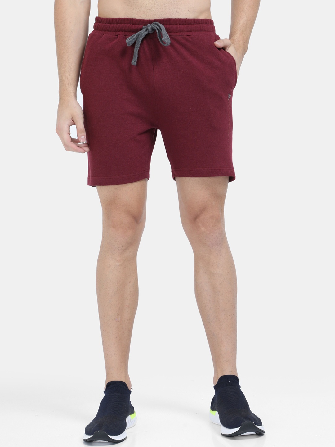 Masculino Latino Plus Men Maroon Sports Shorts