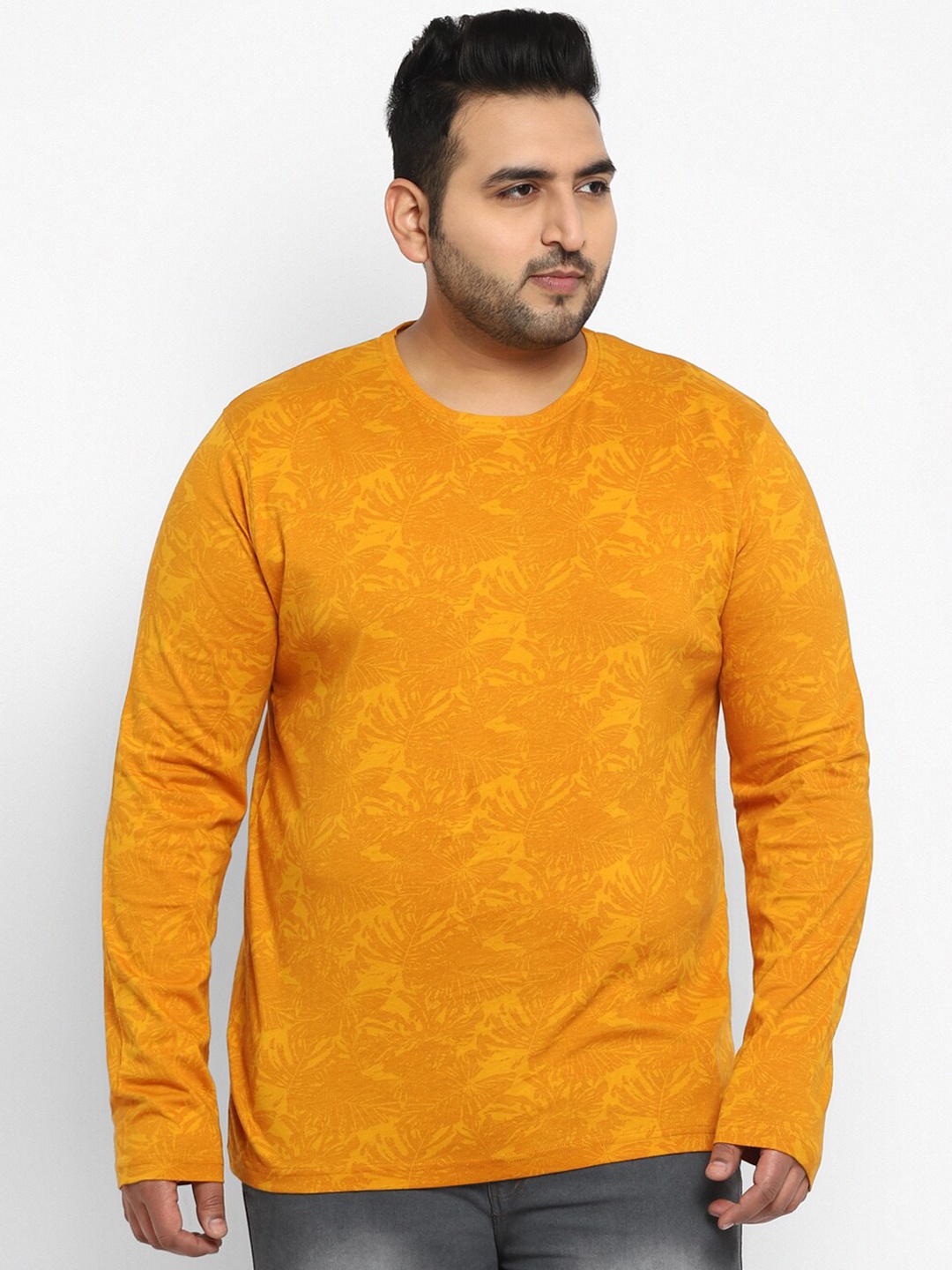 

Urbano Plus Men Yellow Floral Printed Cotton T-shirt