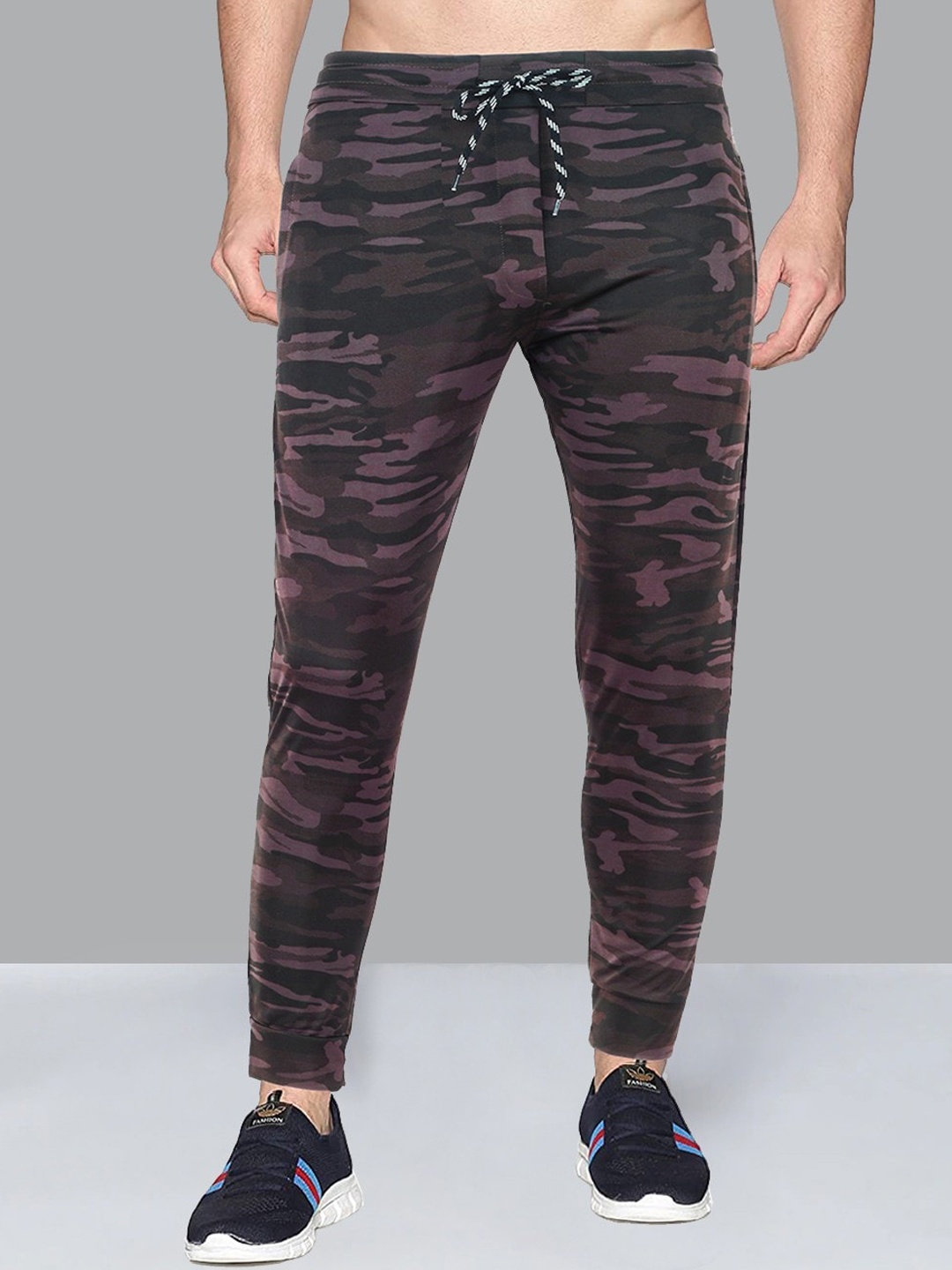 

AVOLT Men Olive Green & Pink Camouflage Slim-Fit Cotton Joggers
