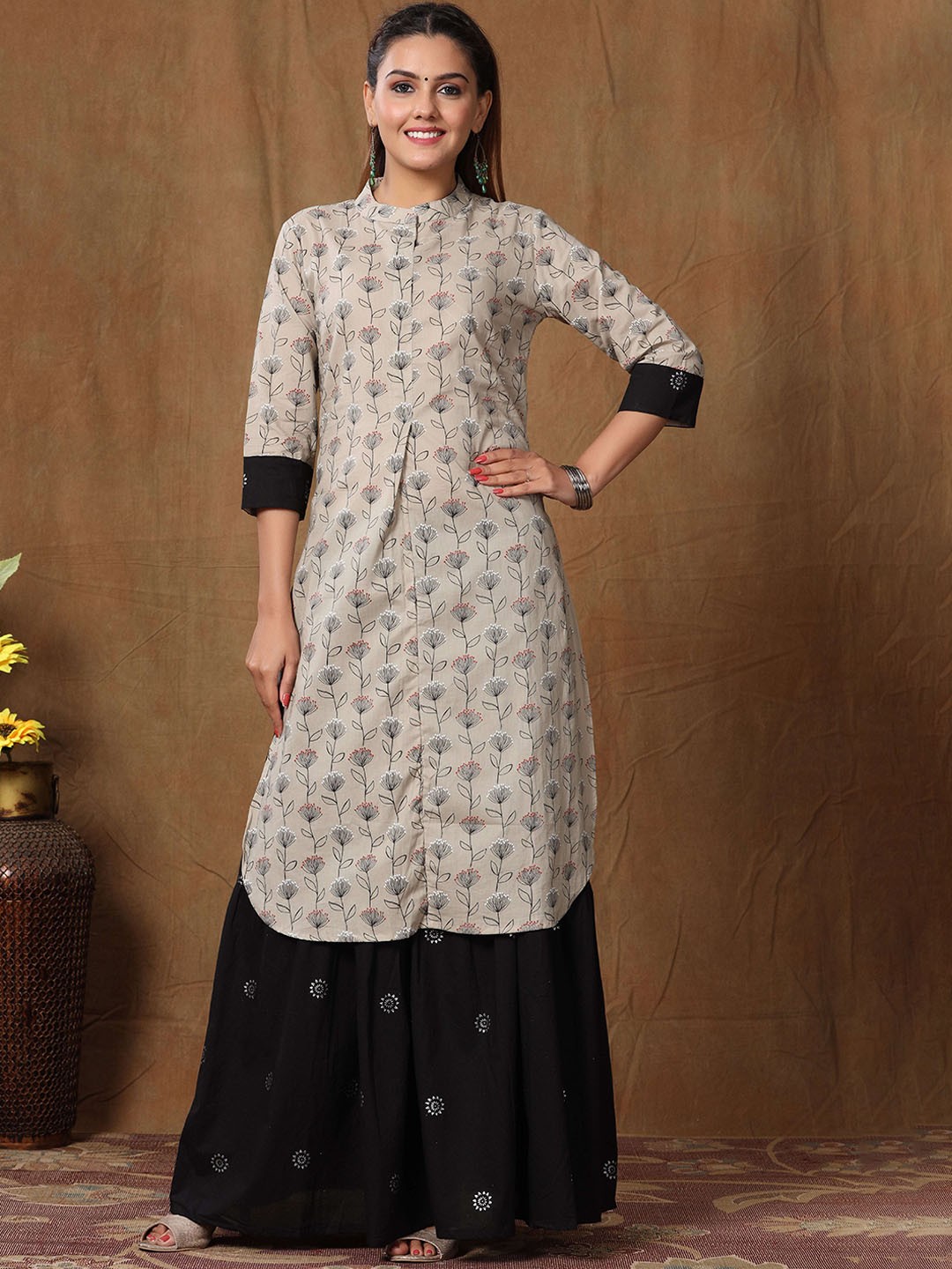 

MIRAVAN Women Beige Printed Pure Cotton Kurta with Skirt