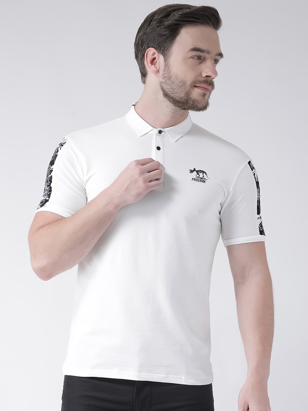 

Rex Straut Jeans Men White Graphic Printed Polo Collar Slim Fit T-shirt