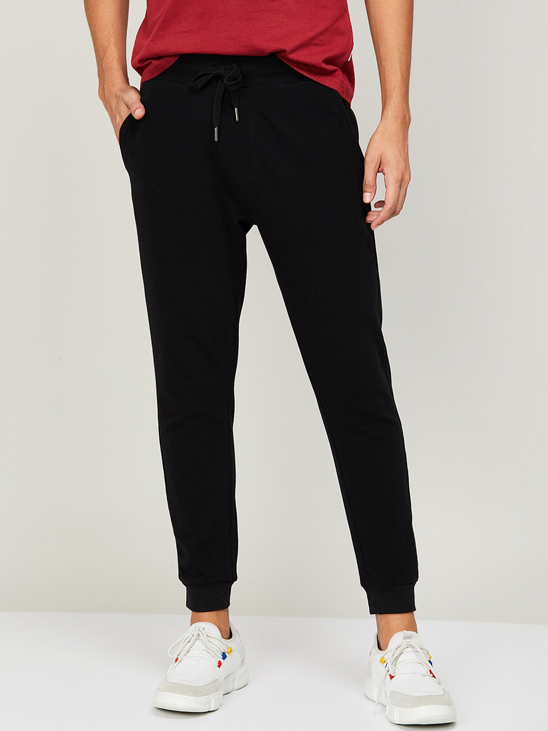 

Forca by Lifestyle Men Black Solid Slim-Fit Cotton Joggers